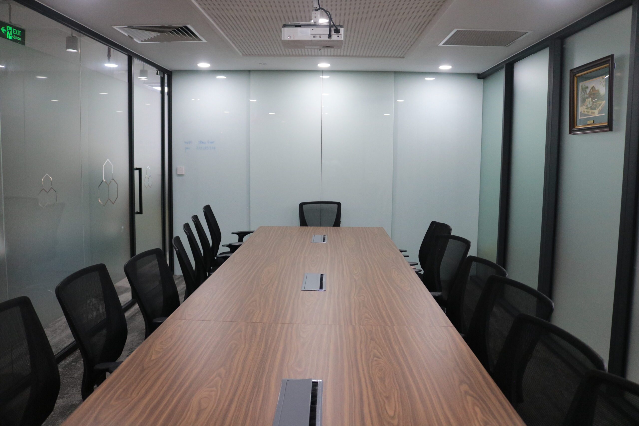 Không gian phòng họp rộng rãi và riêng tư